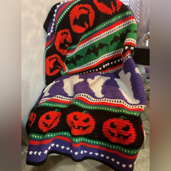 Halloween Crochet Blanket - Picture 1 of 4